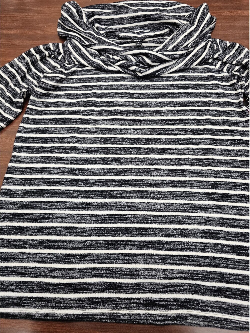 NWT.A New Approach Women's Large Cowl Neck Top Black White Striped Stretch